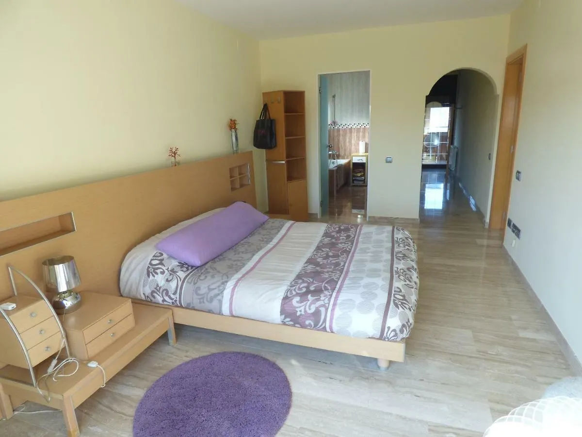 Chalet Moderno Con Piscina En Calafell Spanyolország