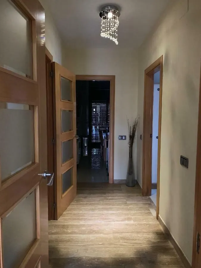 Chalet Moderno Con Piscina En Calafell