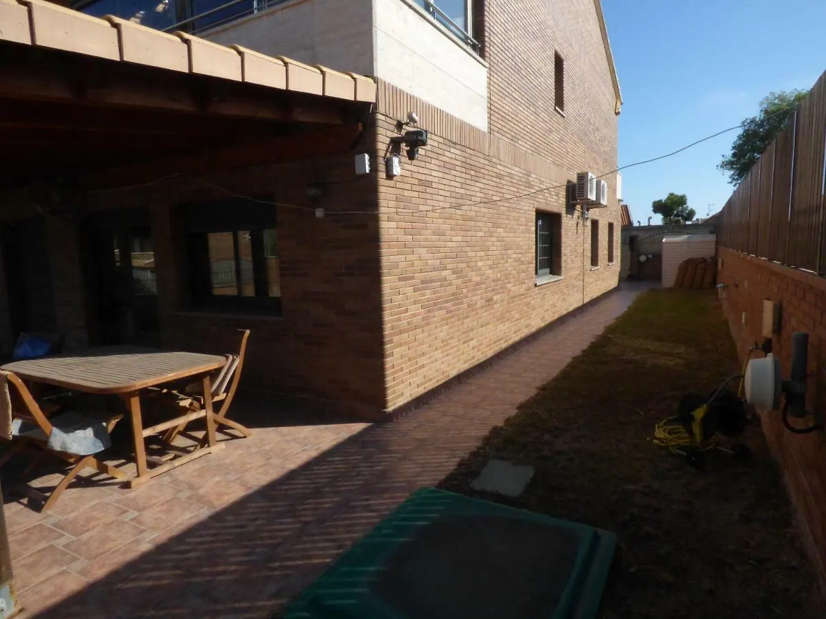 Chalet Moderno Con Piscina En Calafell 0*,