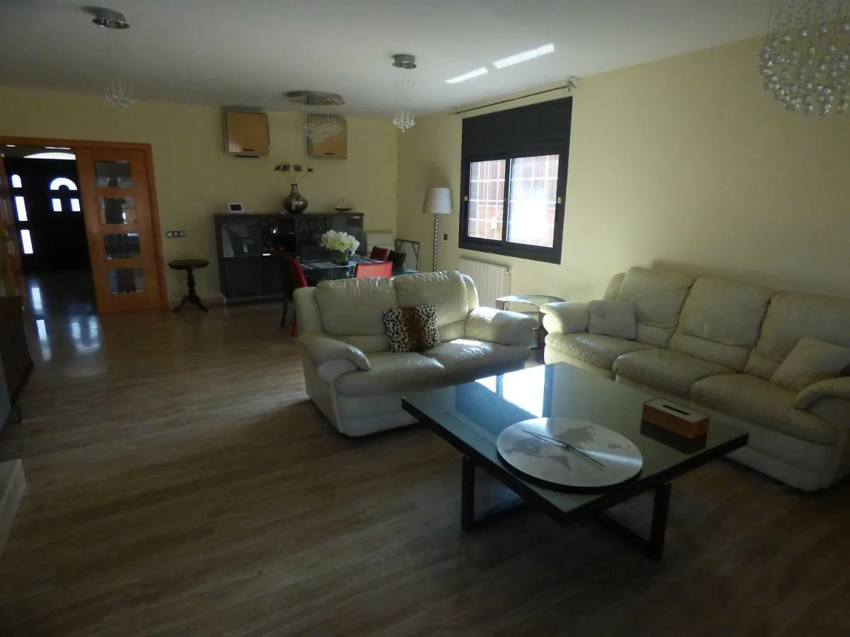 Nyaraló Chalet Moderno Con Piscina En Calafell