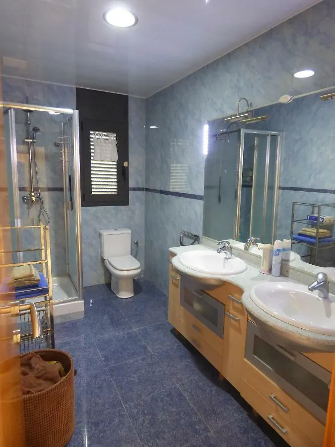 Chalet Moderno Con Piscina En Calafell